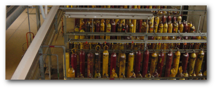 System detekcji gazu w magazynie butli gazów sprężonych.